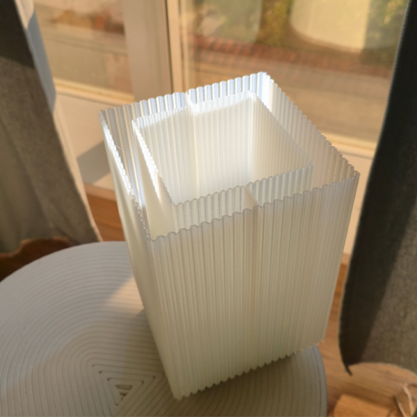 НАСТОЛНА ЛАМПА - 3D ПРИНТ - Concrit